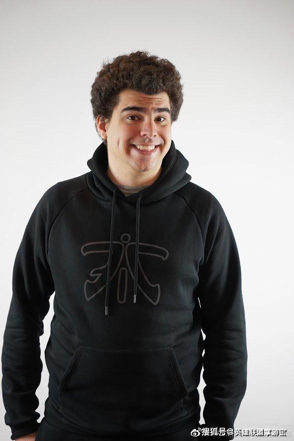 关于FLY逆转RGE,Bwipo三分雨点燃全场的信息 关于FLY逆转RGE,Bwipo三分雨点燃全场的信息