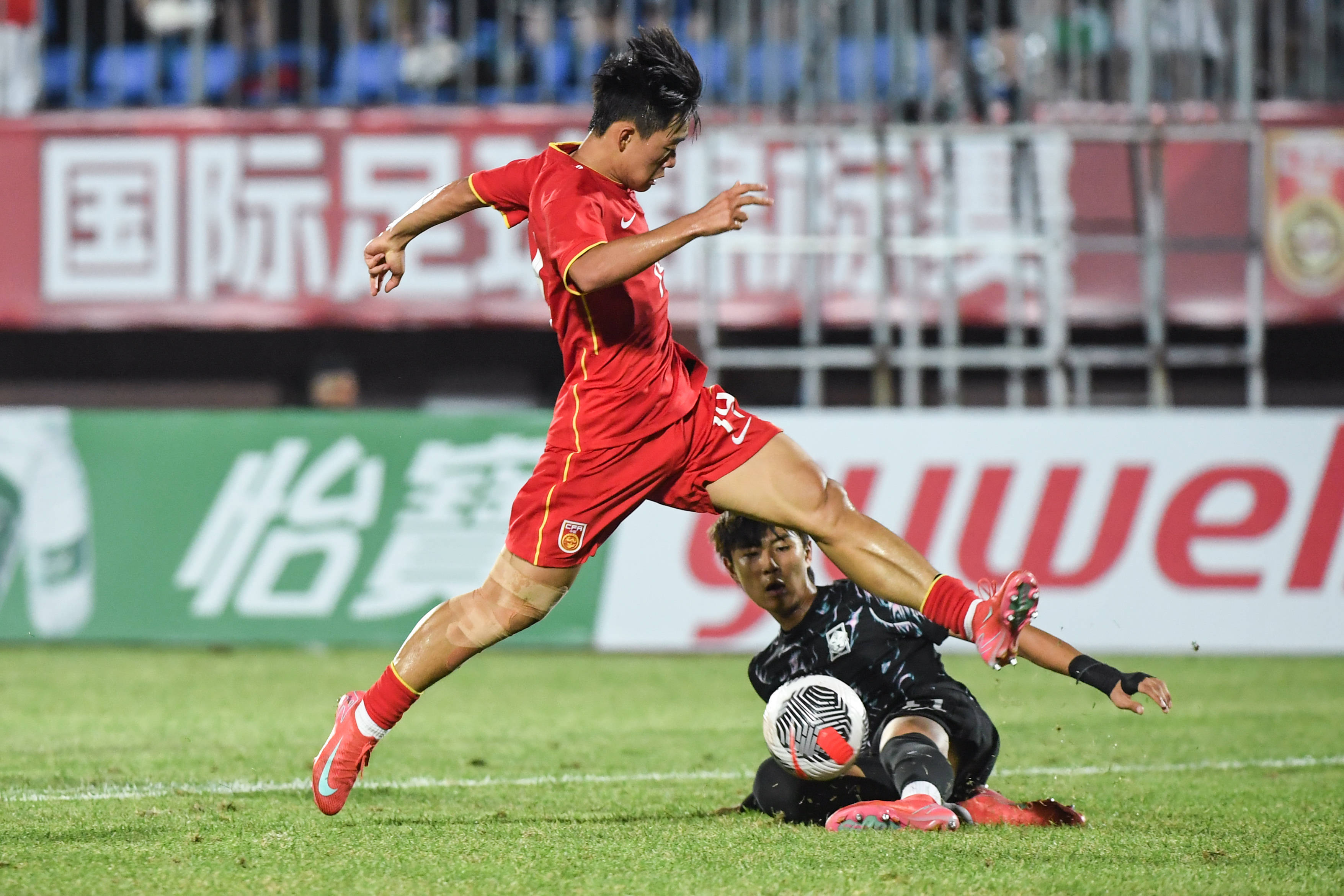 PG电子官网-国际足球比赛中中国队展现出色实力