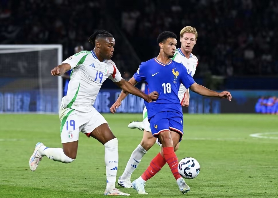 包含拉尔维尔队在比赛中表现出色,战胜强敌的词条 包含拉尔维尔队在比赛中表现出色,战胜强敌的词条