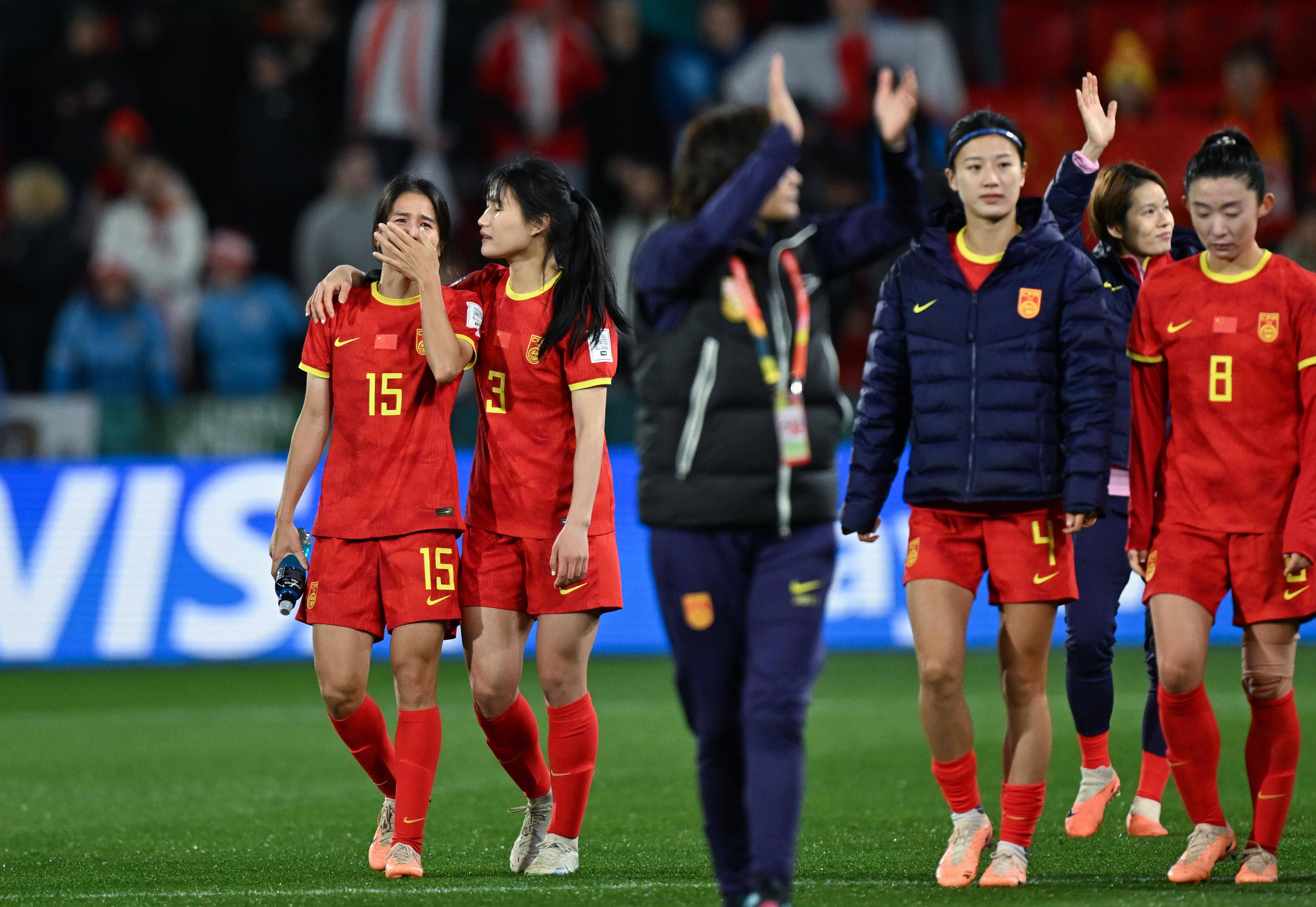 PG电子APP-国际足球比赛中，女性选手展现出色球技的简单介绍