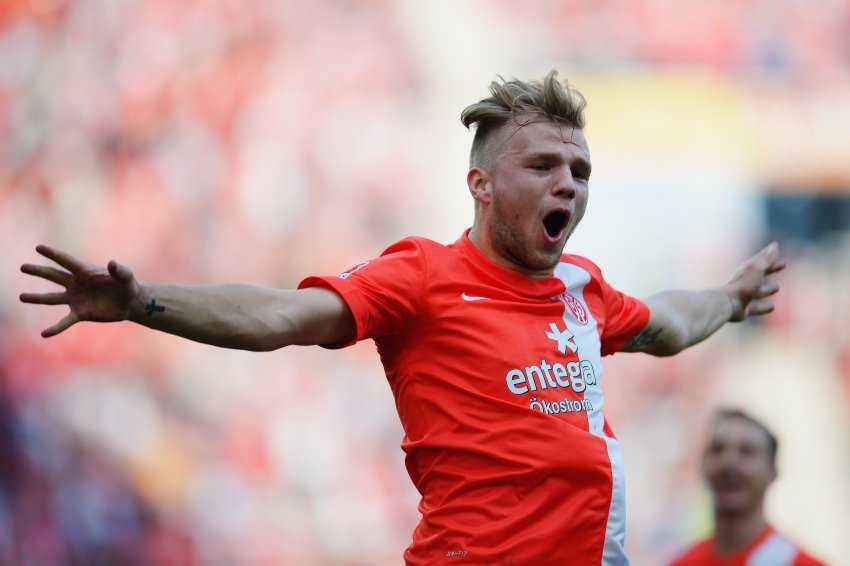 PG电子APP链接-包含法兰克福客场逆转成功，士气大增的词条