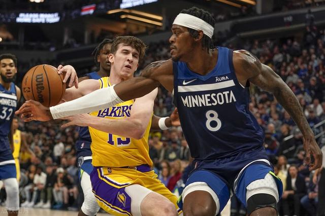 关于鹈鹕年轻新星惊艳表现,带领球队连胜追平季后赛席位的信息 关于鹈鹕年轻新星惊艳表现,带领球队连胜追平季后赛席位的信息