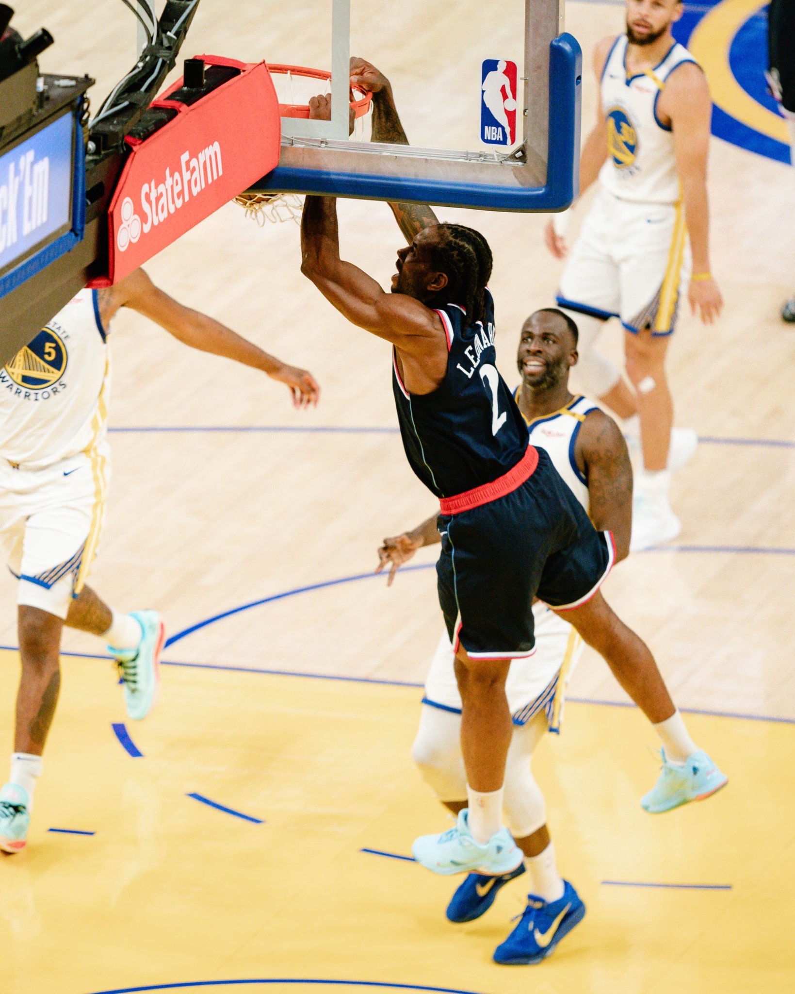 快船主场大胜火箭,迈向季后赛舞台 快船主场大胜火箭,迈向季后赛舞台