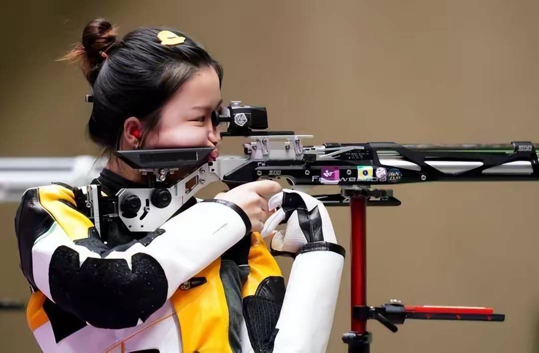 PG电子APP-包含射击比赛冠军产生，靶心尽显的词条