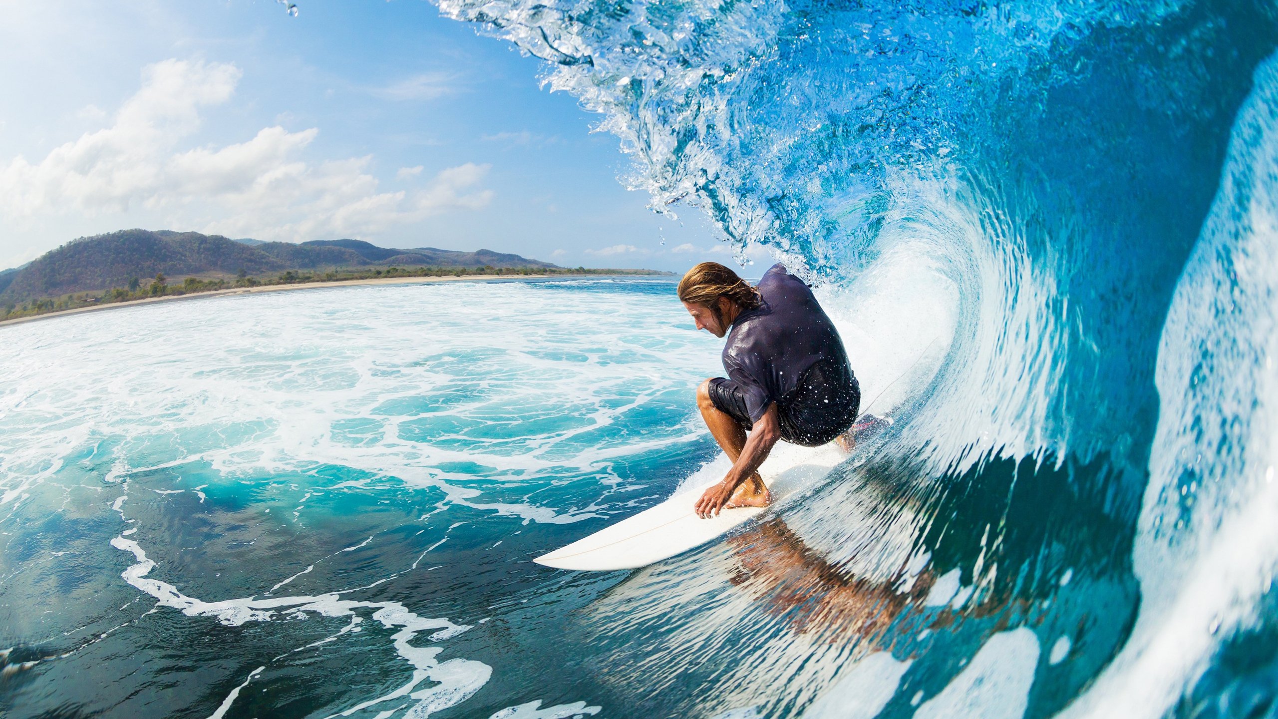 双线争冠，英超焦点战与广东冲垮雄鹿的启示